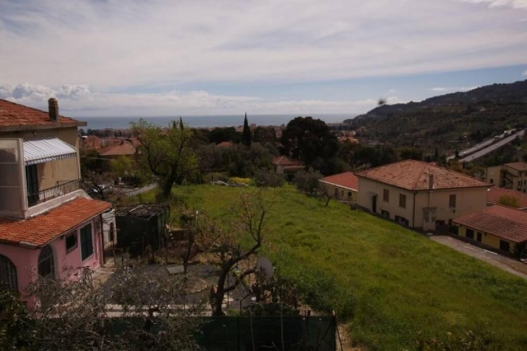 Casa Belvedere Diano Castello Luaran gambar