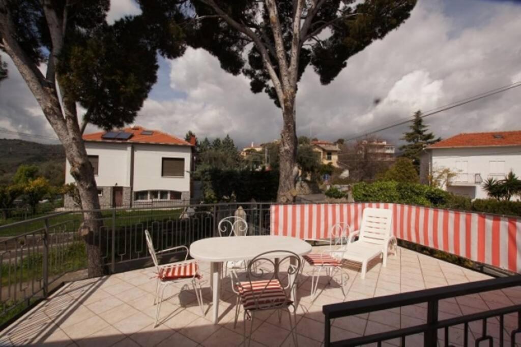 Casa Belvedere Diano Castello Luaran gambar
